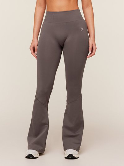 Gymshark Light Hold Flared Leggings - Cool Brown