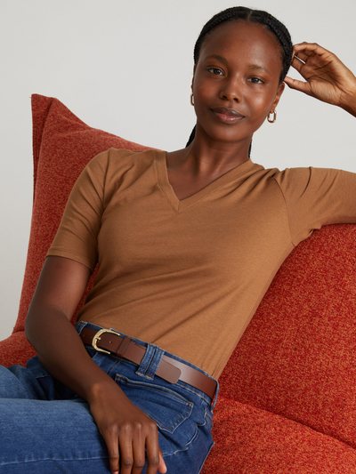 Universal Standard Maia Stovepipe Sleeve V Neck Tee - Classic Camel