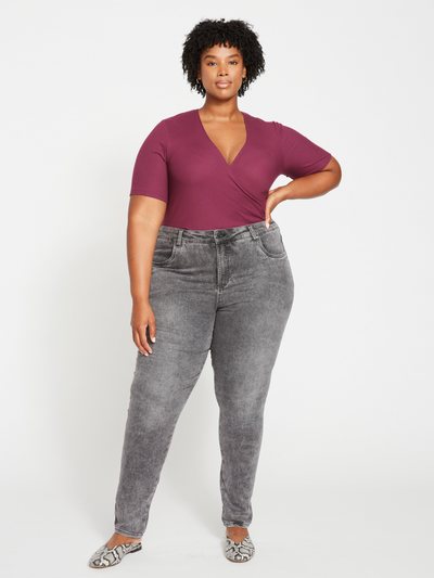 Universal Standard Seine High Rise Skinny Jeans 32 Inch - Distressed Black