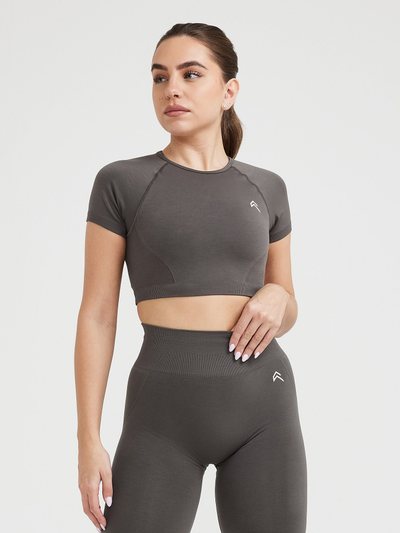 Oneractive EffortlessLift™ Seamless Short Sleeve Crop Top with White Logo | Deep Taupe