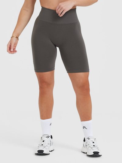 Oneractive EffortlessLift™ Seamless Cycling Shorts with White Logo | Deep Taupe