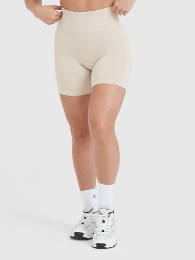 Oneractive EffortlessLift™ Seamless Shorts with White Logo | Sand