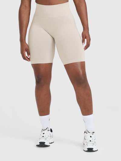 Oneractive EffortlessLift™ Seamless Cycling Shorts with White Logo | Sand