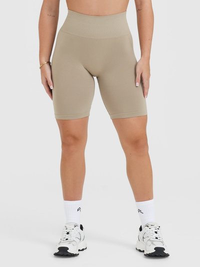 Oneractive EffortlessLift™ Seamless Cycling Shorts with White Logo | Washed Sandstone