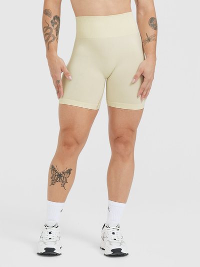 Oneractive EffortlessLift™ Seamless Shorts with White Logo | Vanilla
